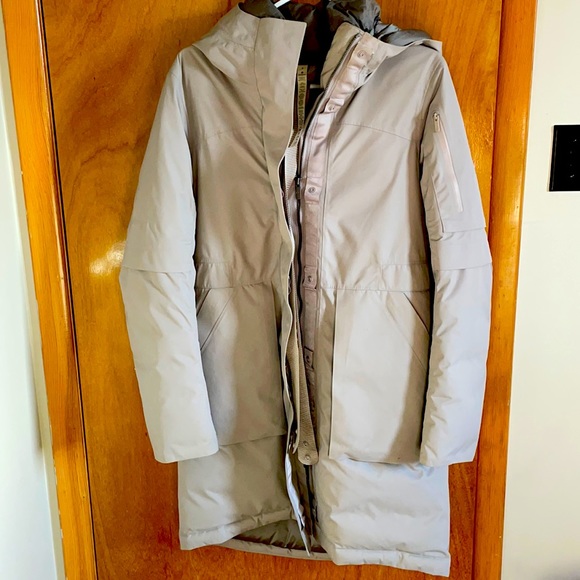 Lululemon Winter Warrior Parka Size 6 - Picture 1 of 8